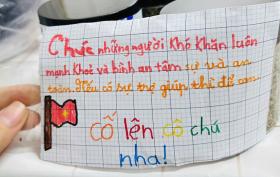 'Chúc những người khó khăn luôn mạnh khỏe và bình an, nếu cần sự trợ giúp thì để con'