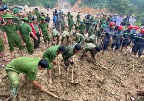 Bão qua, sợ nhất sạt lở núi vùng cao  第4张