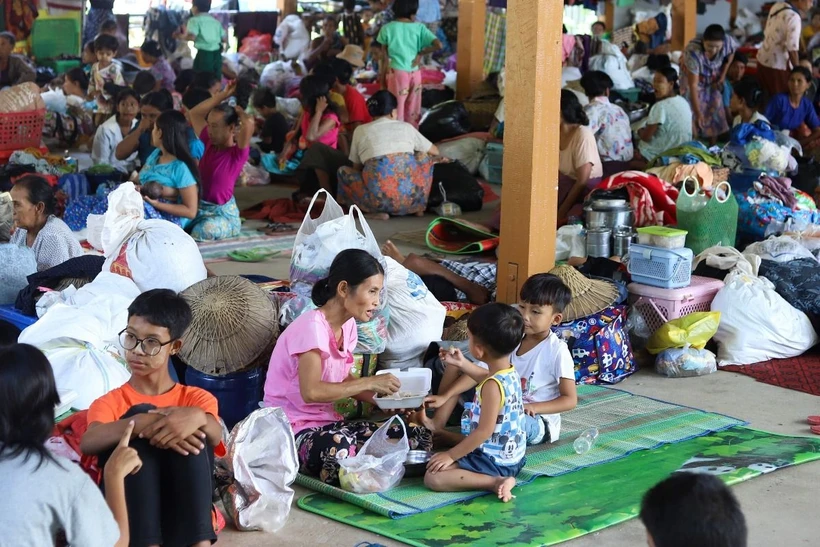  Myanmar: Hơn 100 người ngộ độc sau khi tiêu thụ thực phẩm cứu trợ lũ lụt 第1张