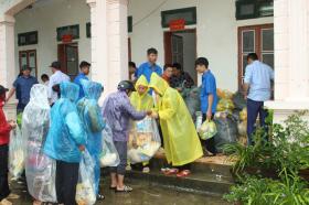 Thanh niên Cần Thơ vượt nghìn cây số tặng quà an sinh cho người dân Sơn La bị ảnh hưởng bởi bão Yagi