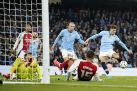 Người hùng Man City mỉa mai lối chơi của Arsenal 