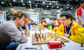 Việt Nam cầm hòa Na Uy dù Quang Liêm thua Carlsen 