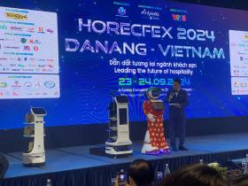 Dàn robot du lịch Đà Nẵng hoạt náo tại Diễn đàn công nghệ ngành khách sạn