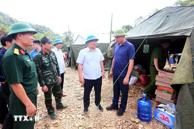  Sơn La di chuyển gần 140 người dân bản Nà Chà ra khỏi nơi có nguy cơ sạt lở 