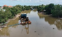  Sống mấy chục năm ven sông Cà Mau - Bạc Liêu giờ mới thấy sạt lở nghiêm trọng 