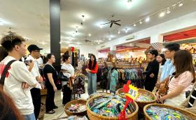 Được, mất của tour du lịch kèm shopping 