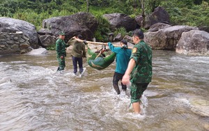 Người đàn ông kể lại khoảnh khắc vượt cơn bão dữ cứu ngư dân