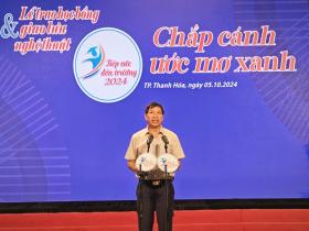 Trao học bổng “Tiếp sức đến trường” cho 80 tân sinh viên hoàn cảnh khó khăn