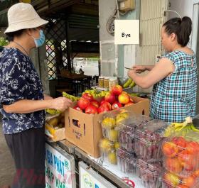 Mận đen, mận tróc nhập khẩu đang bị người bán lập lờ mận Úc, mận Mộc Châu