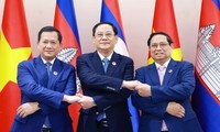  Thủ tướng dự phiên khai mạc Hội nghị cấp cao ASEAN tại Vientiane 