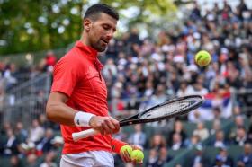 Chơi thất thường, Djokovic tan mộng vô địch Geneva Open