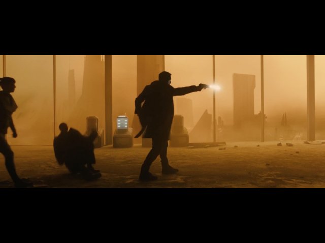 Nhà sản xuất 'Blade Runner 2049' kiện Elon Musk 